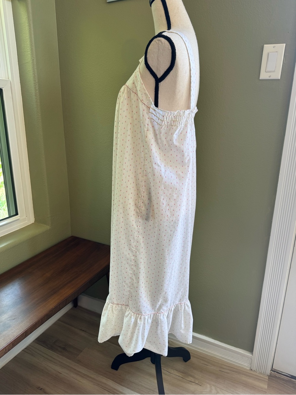 VTG Embroidered Nightgown - Picture 3 of 9
